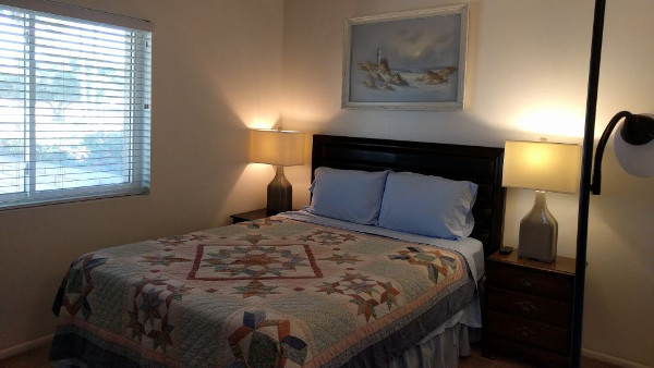 Bolle Adult Swim School - Accommodations - Guest Room 2 in Glendale